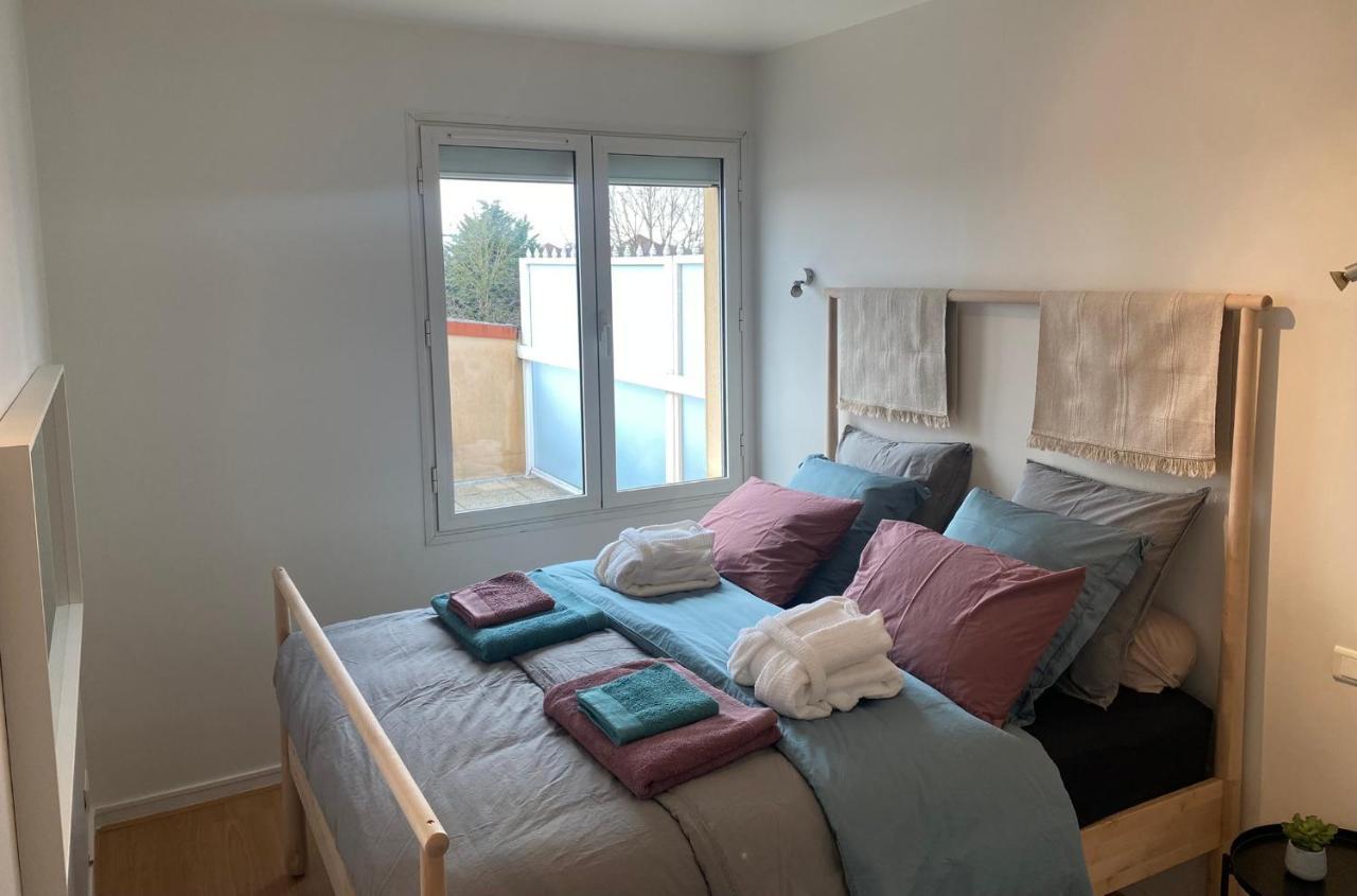 Appartement 2 Pieces De 44M² En Centre Ville Magny-les-Hameaux Exteriör bild